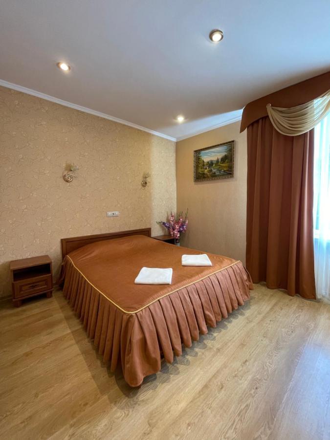 Gusarskiy Hotel And Apartment Kiev Esterno foto