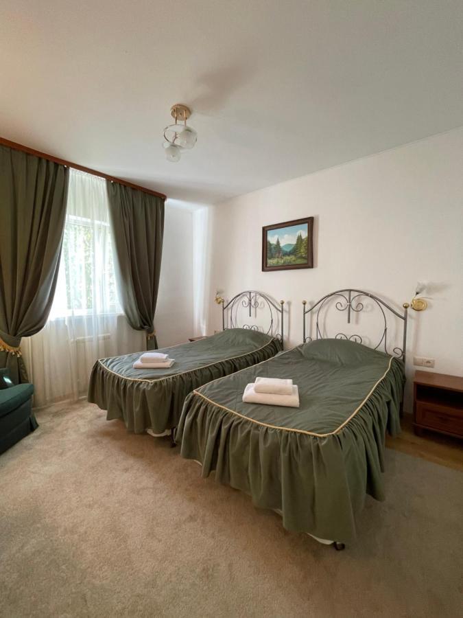 Gusarskiy Hotel And Apartment Kiev Esterno foto