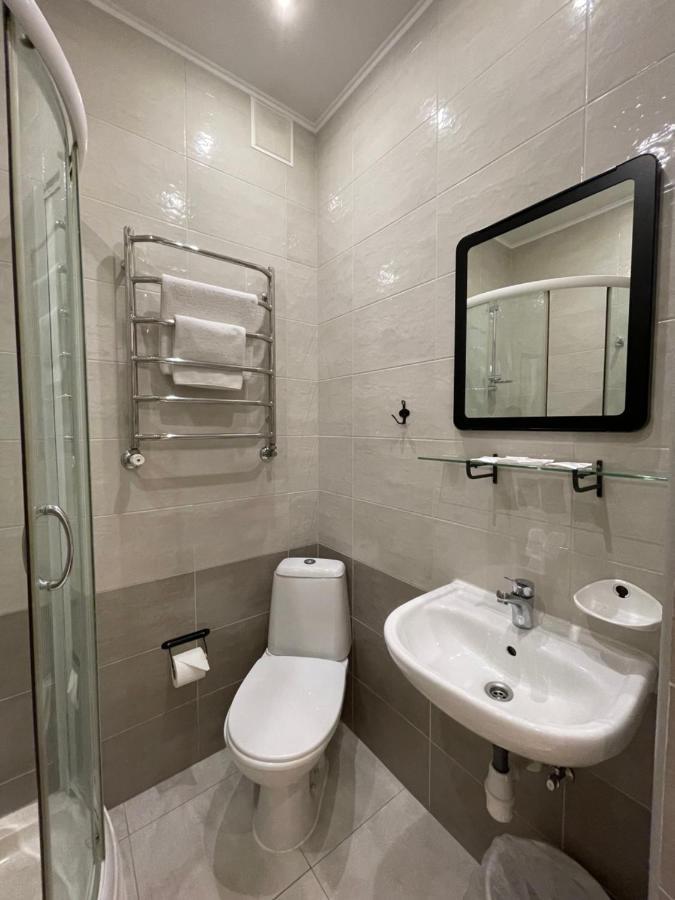 Gusarskiy Hotel And Apartment Kiev Esterno foto