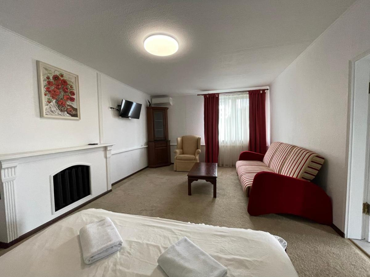 Gusarskiy Hotel And Apartment Kiev Esterno foto