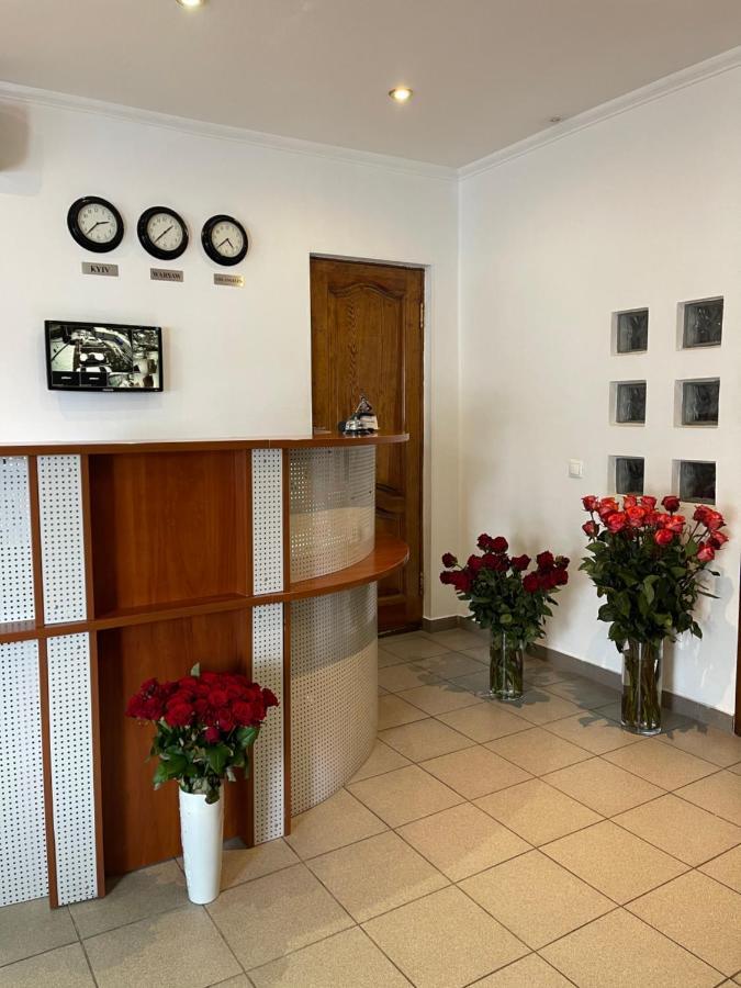 Gusarskiy Hotel And Apartment Kiev Esterno foto